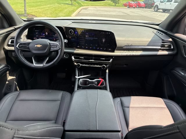 Used 2025 Chevrolet Traverse LT w/ Sun and Wheel Package AWD/4WD image 18