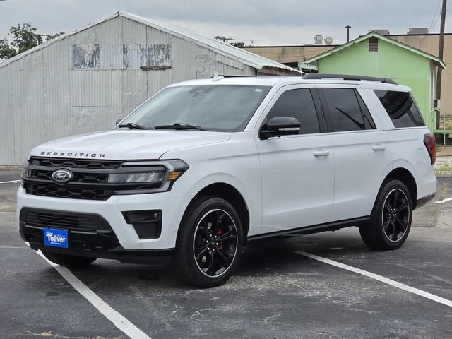 Used 2022 Ford Expedition Limited AWD/4WD image 4