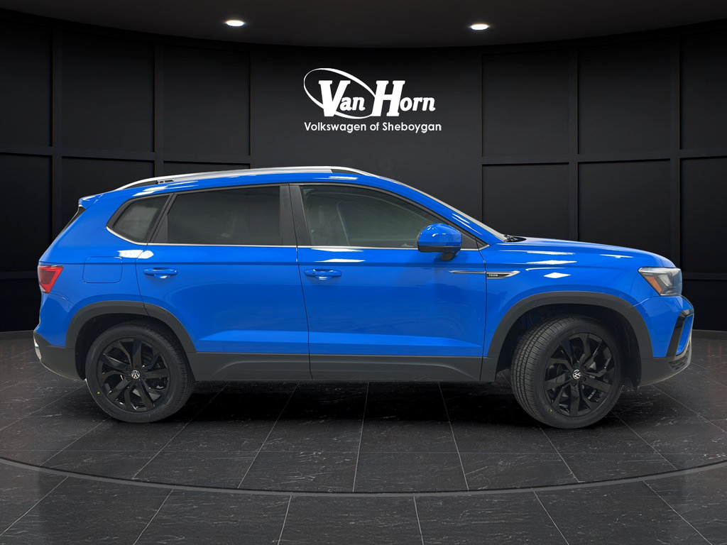 Used 2023 Volkswagen Taos SE w/ Panoramic Sunroof Package AWD/4WD image 8