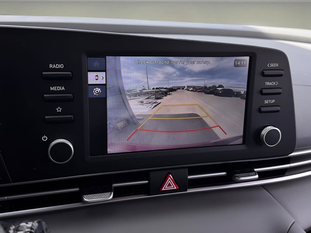 Used 2024 Hyundai Elantra SE FWD image 11