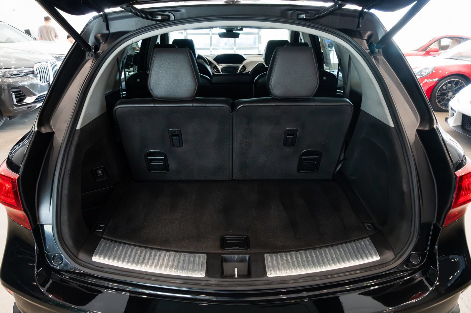 Used 2017 Acura MDX SH-AWD image 8