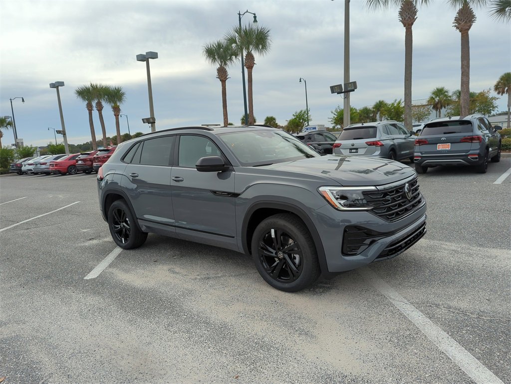 New 2026 Volkswagen Atlas Cross Sport SEL R-Line image 2