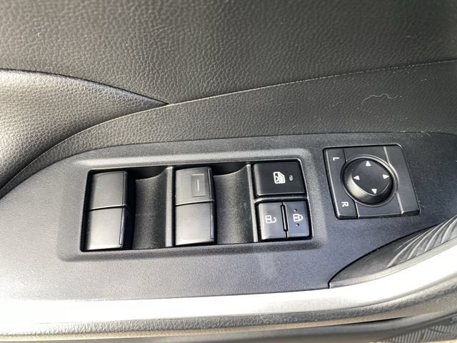 Used 2021 Toyota RAV4 XLE w/ Convenience Package AWD/4WD image 24