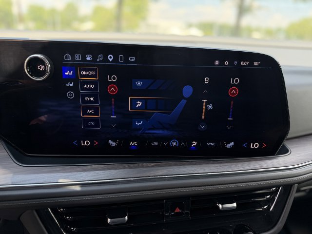 Used 2025 Chevrolet Tahoe LT AWD/4WD image 19