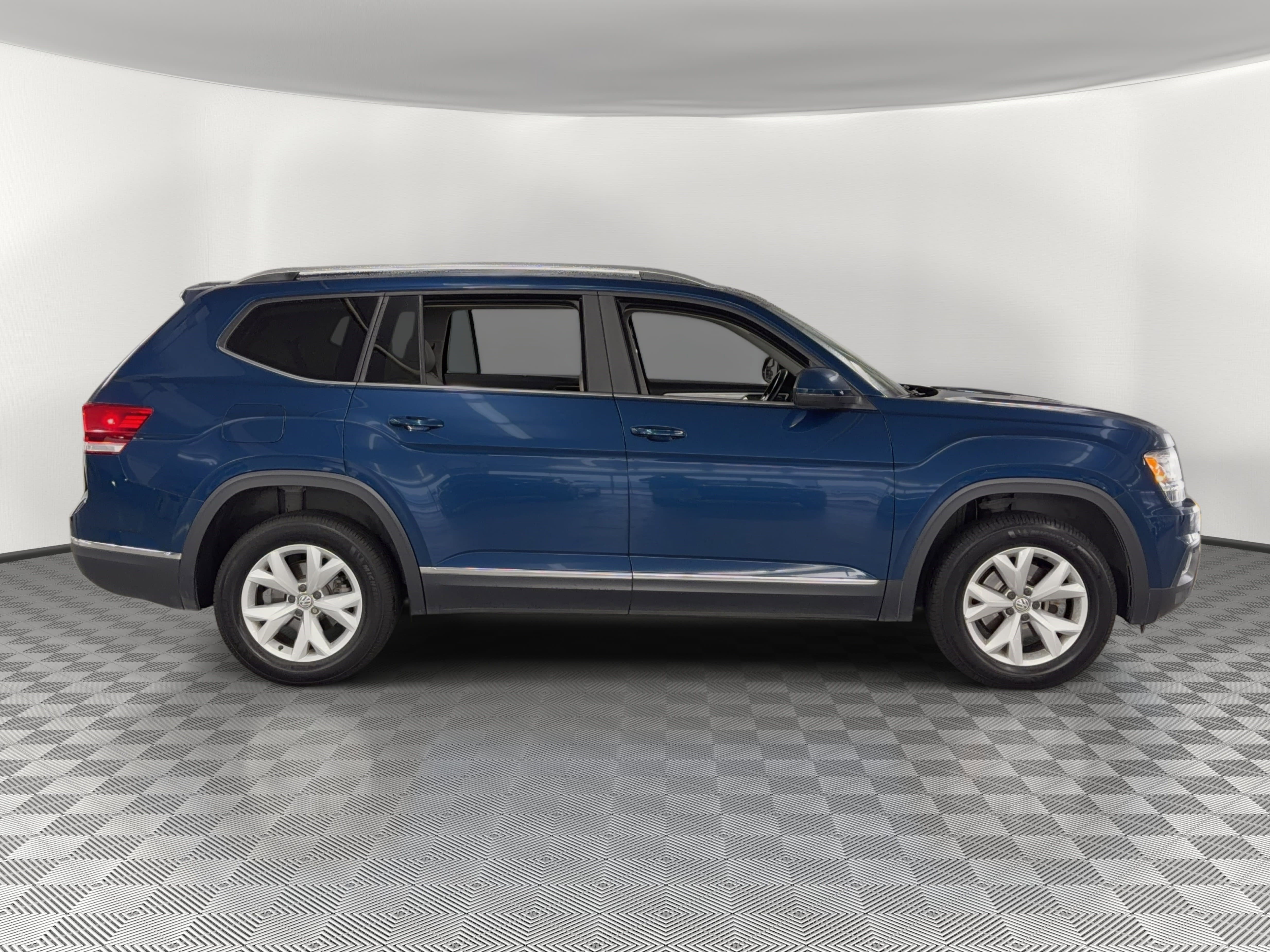 Used 2018 Volkswagen Atlas SEL FWD image 8