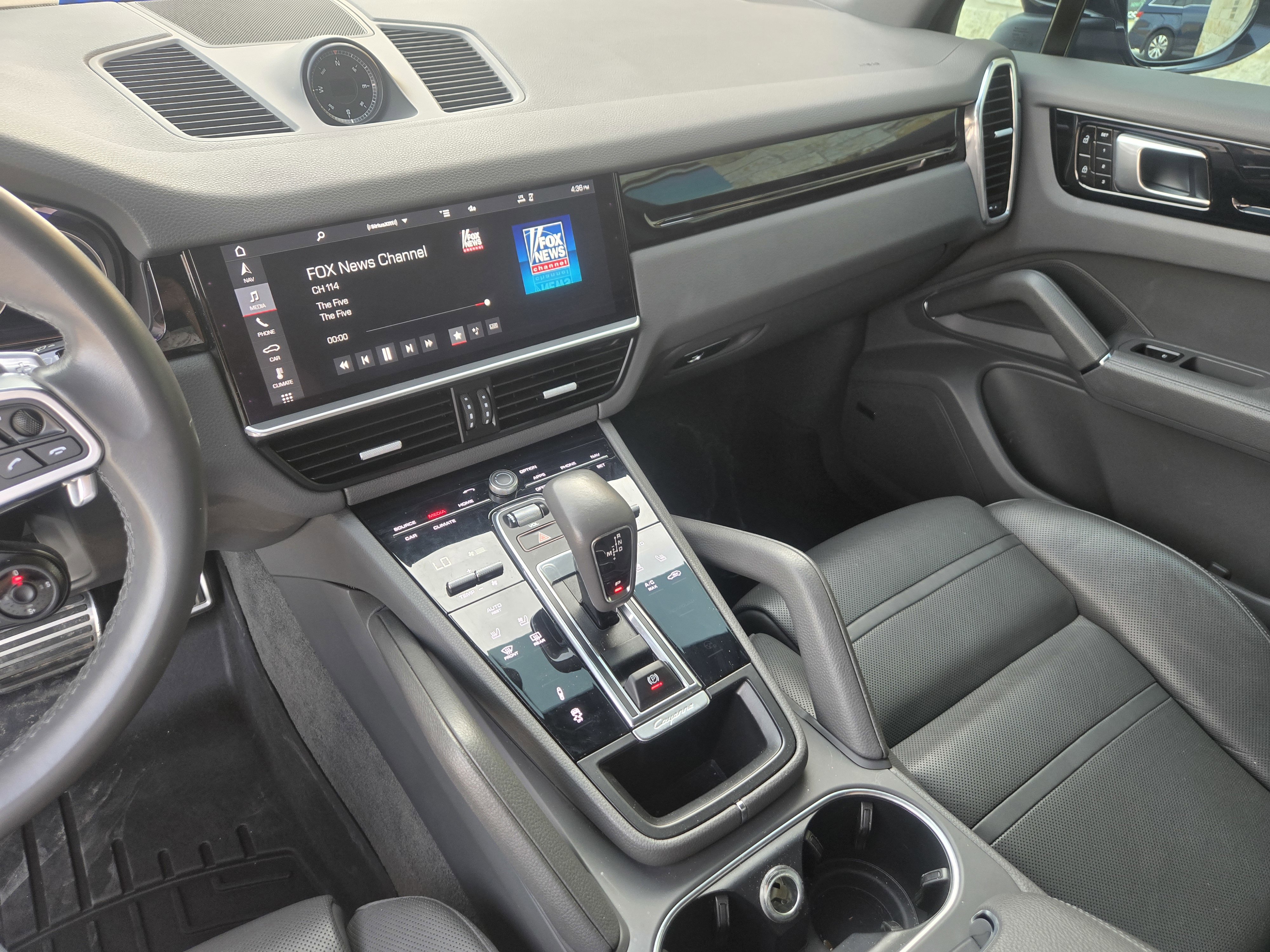 Used 2020 Porsche Cayenne S image 13