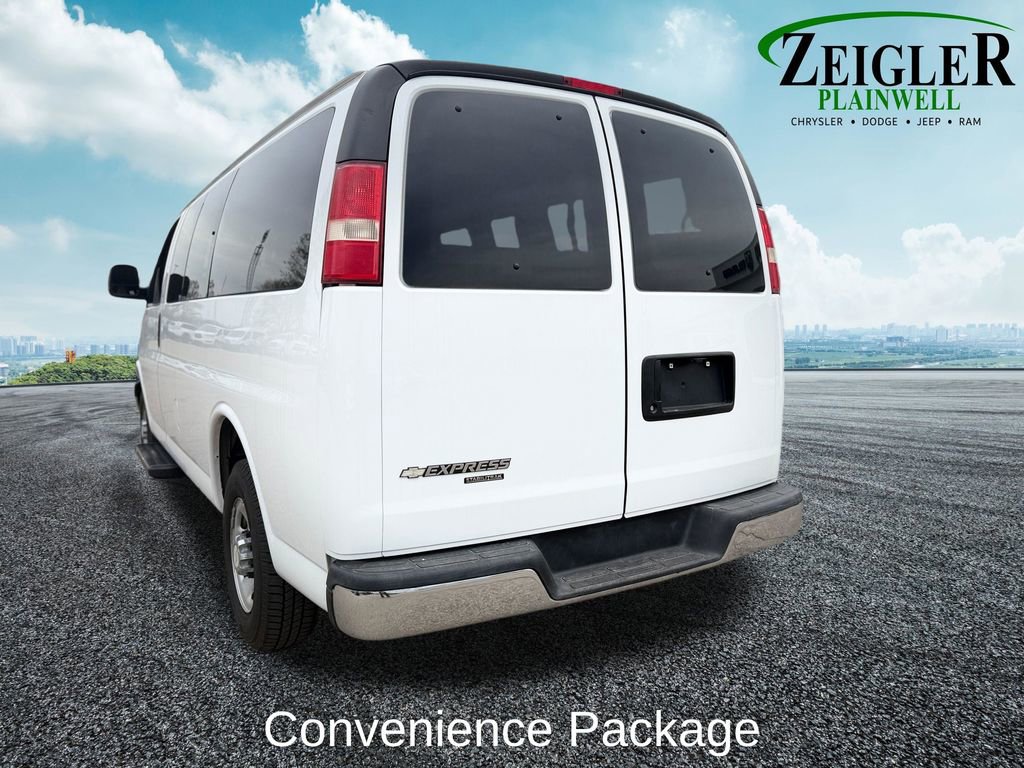 Used 2016 Chevrolet Express 2500 LT w/ LT Preferred Equipment Group RWD image 4