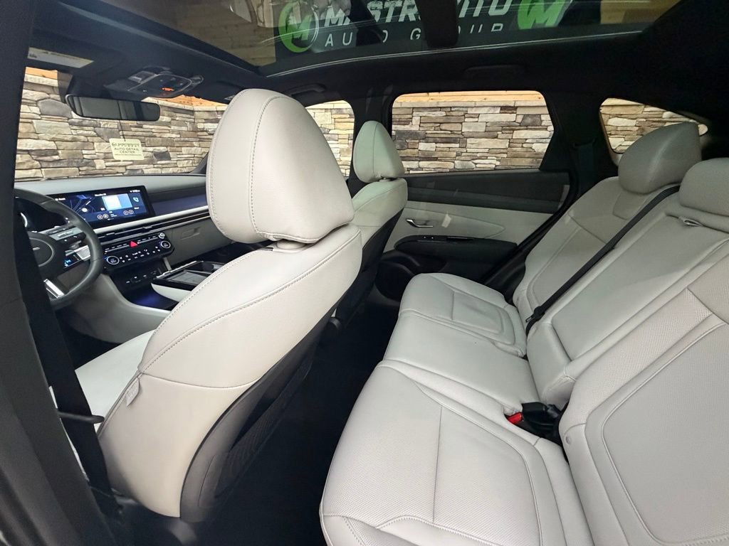 Certified 2025 Hyundai Tucson Limited image 28