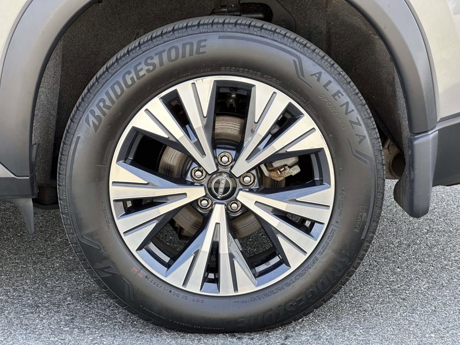 Used 2023 Nissan Rogue SV image 15