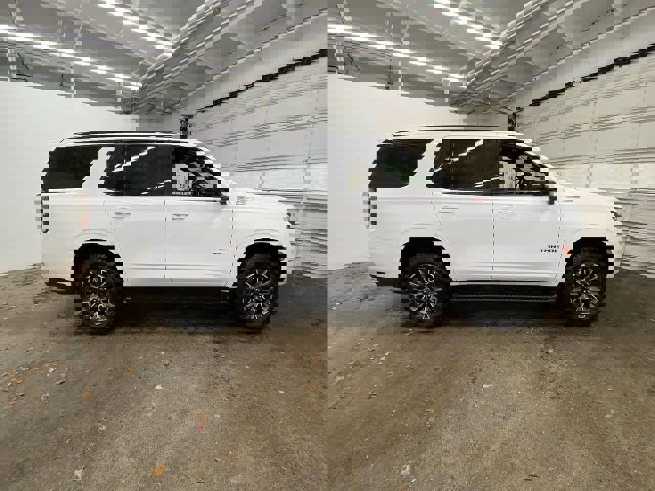 Used 2023 Chevrolet Tahoe Z71 w/ Luxury Package image 7