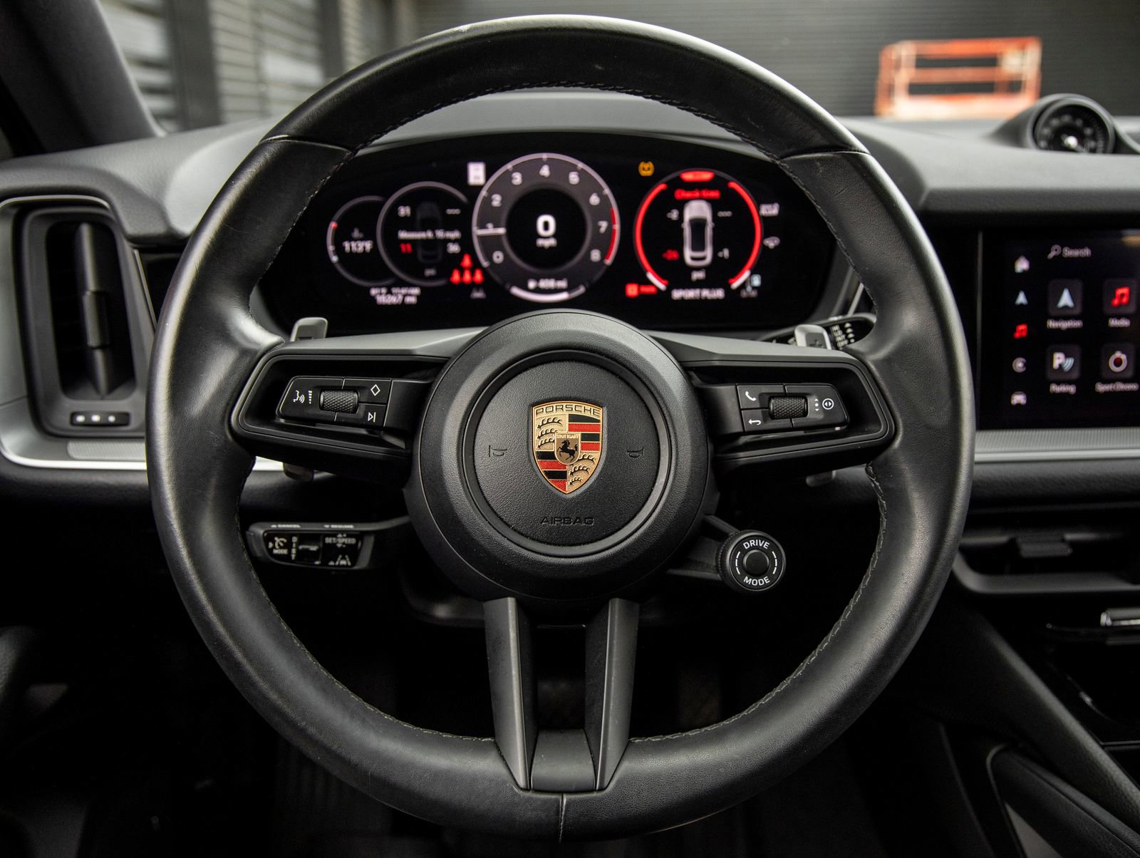 Certified 2024 Porsche Cayenne Coupe AWD/4WD image 27