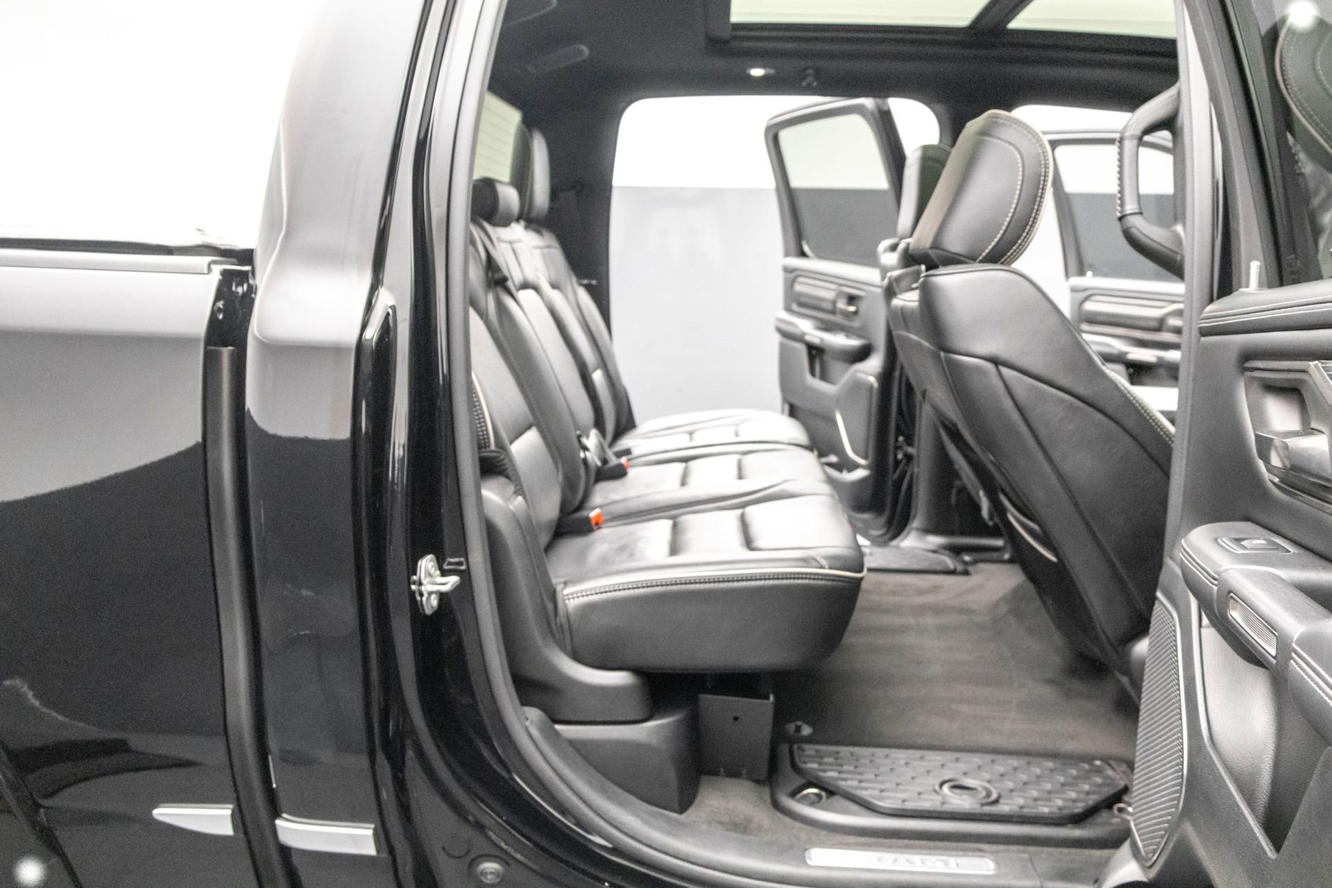 Used 2020 RAM 1500 Limited w/ Cold Weather Group image 36