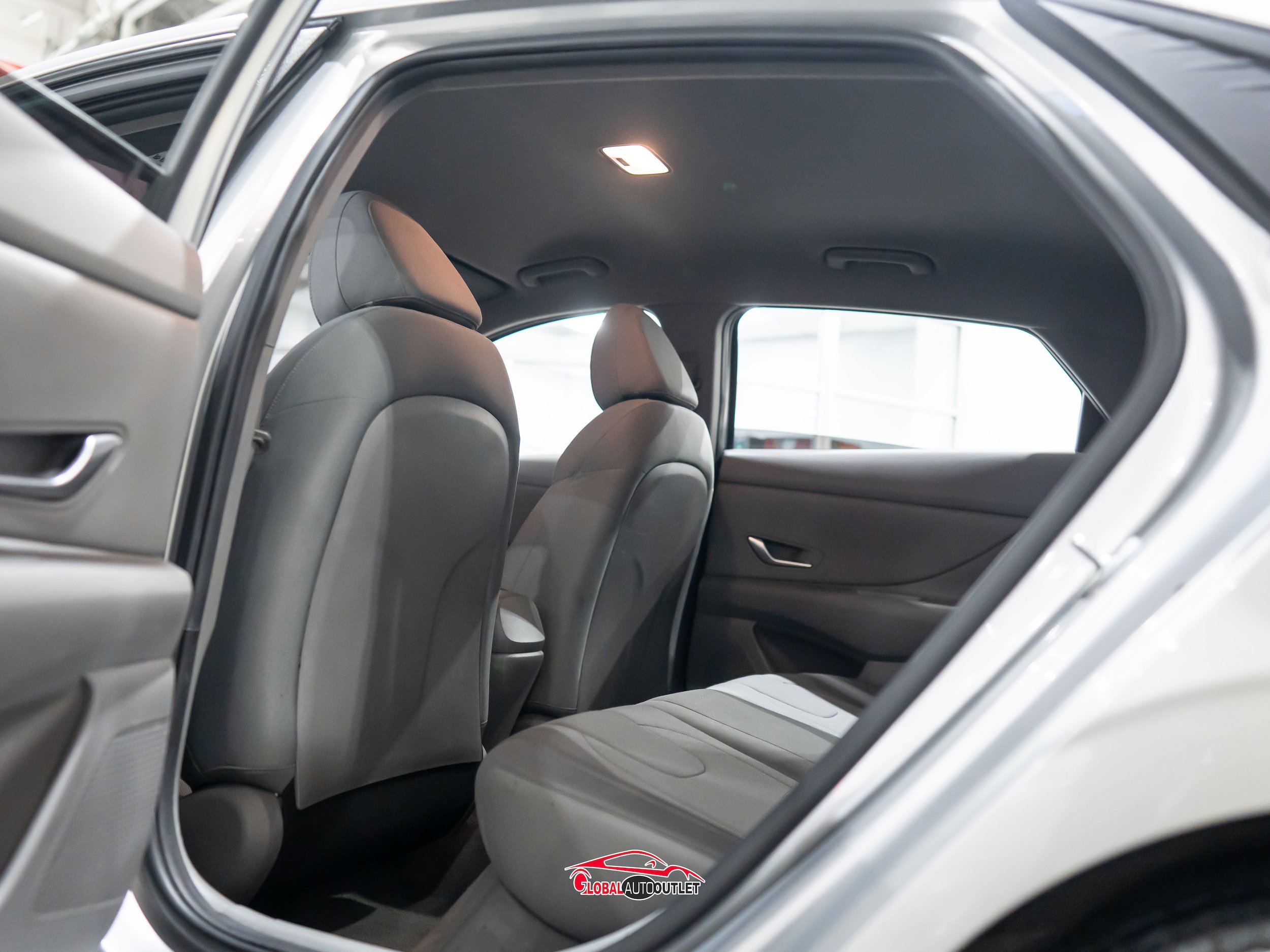 Used 2021 Hyundai Elantra SE FWD image 21
