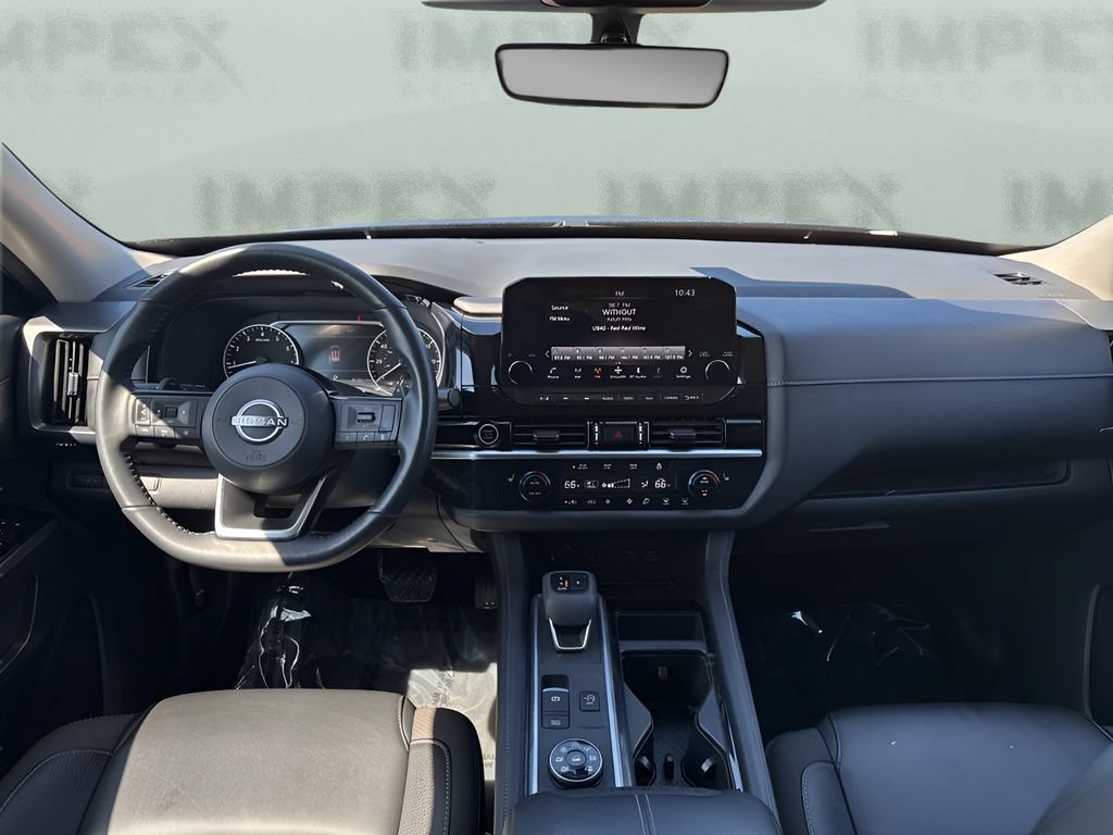 Used 2023 Nissan Pathfinder SL AWD/4WD image 13