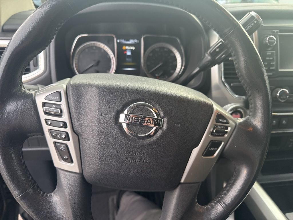 Used 2017 Nissan Titan SV AWD/4WD image 11