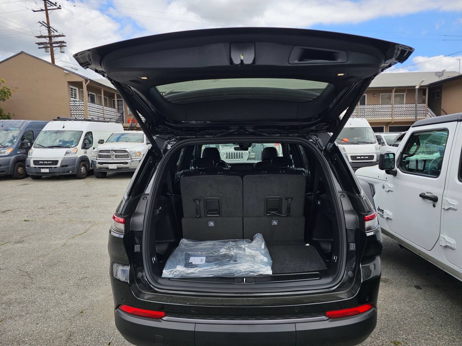 New 2026 Jeep Grand Cherokee L Altitude RWD image 7