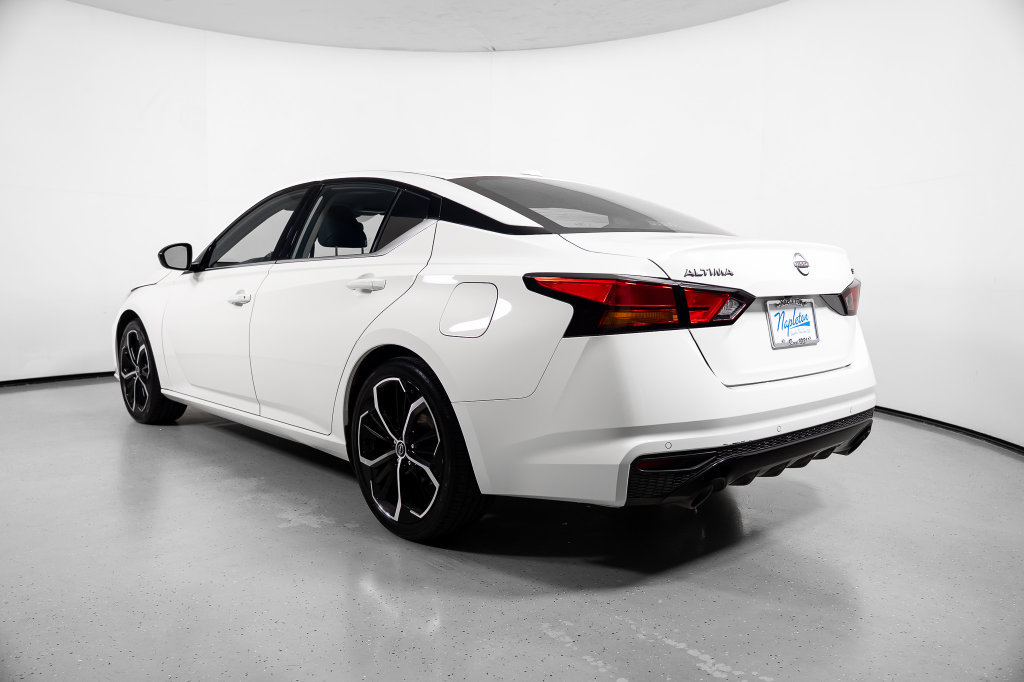 Used 2024 Nissan Altima 2.5 SR FWD image 12