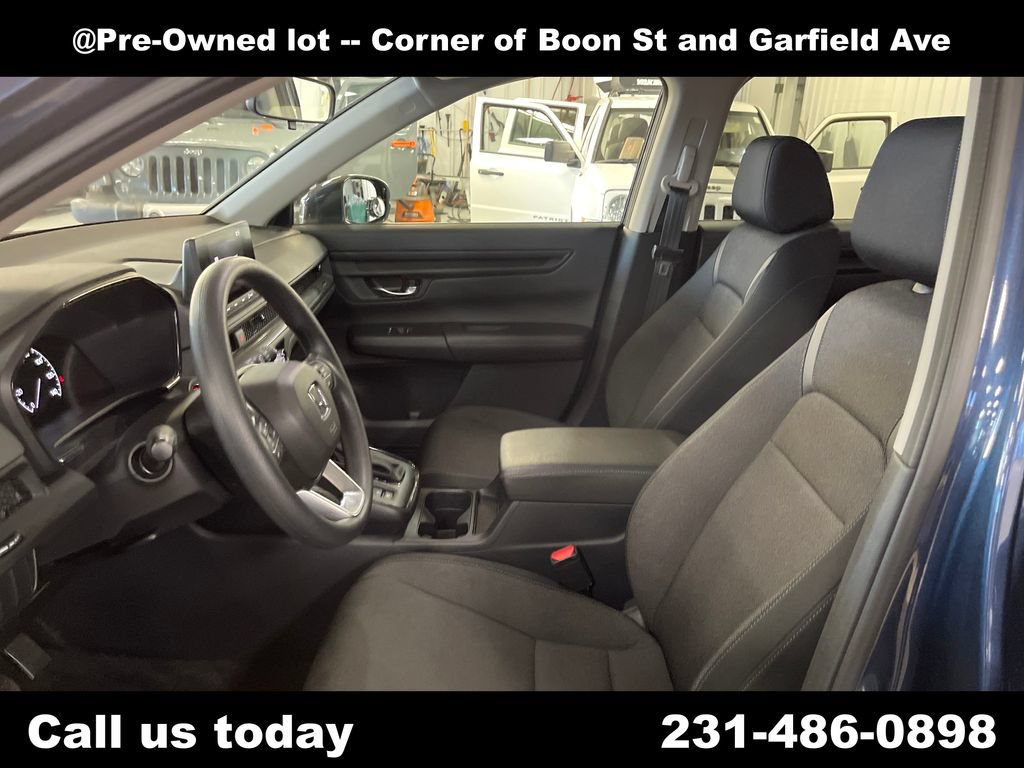 Used 2025 Honda CR-V LX image 13