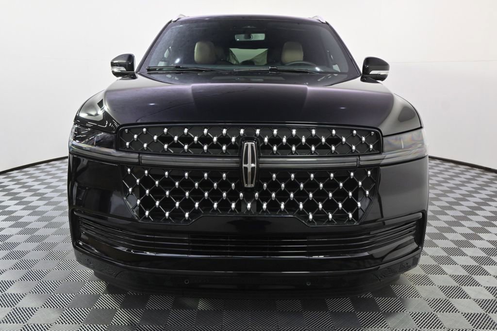 New 2026 Lincoln Navigator L Black Label AWD/4WD image 10