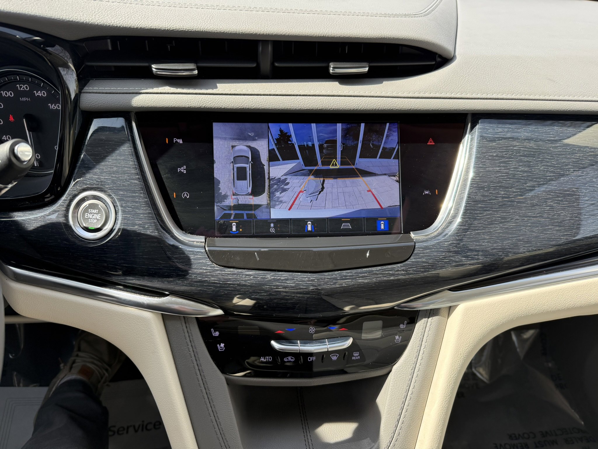 Used 2023 Cadillac XT6 Premium Luxury w/ Technology Package image 14