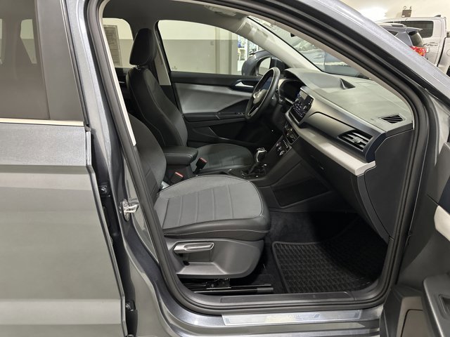 Certified 2022 Volkswagen Taos SE image 36