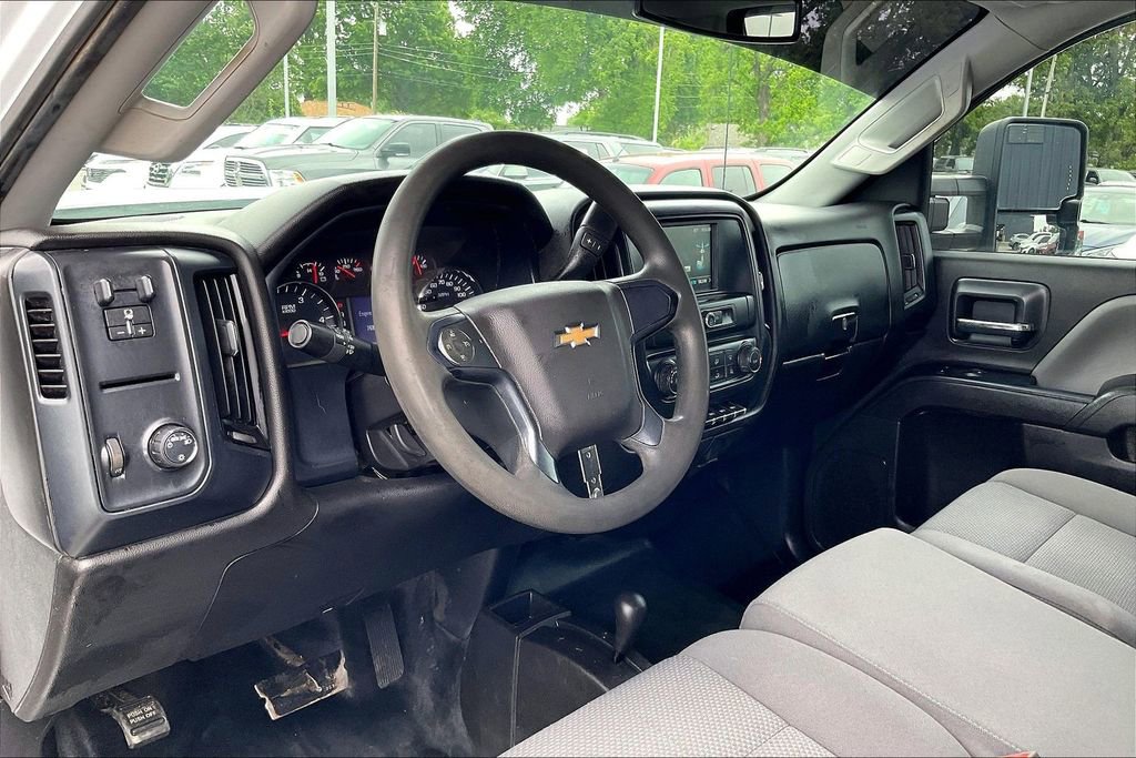 Used 2018 Chevrolet Silverado 3500 W/T AWD/4WD image 18