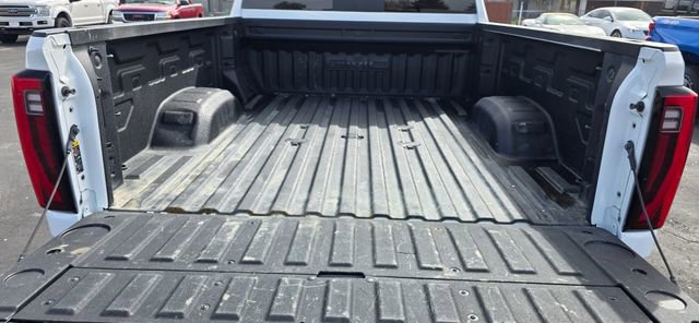Used 2025 GMC Sierra 3500 Denali image 7