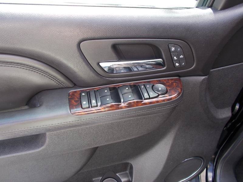 Used 2012 GMC Yukon XL Denali AWD/4WD image 28