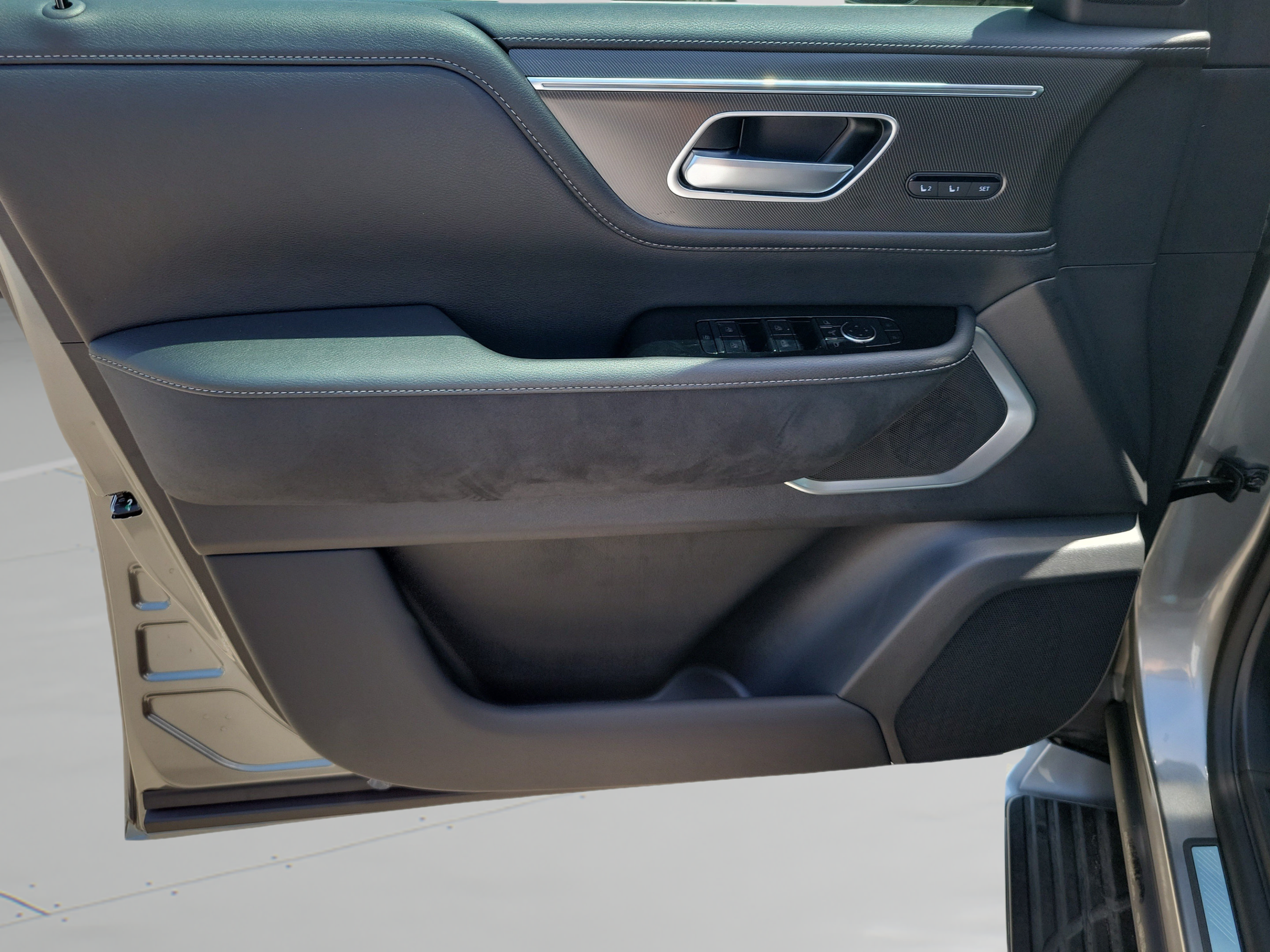 New 2027 INFINITI QX80 Luxe w/ Cargo Package RWD image 27