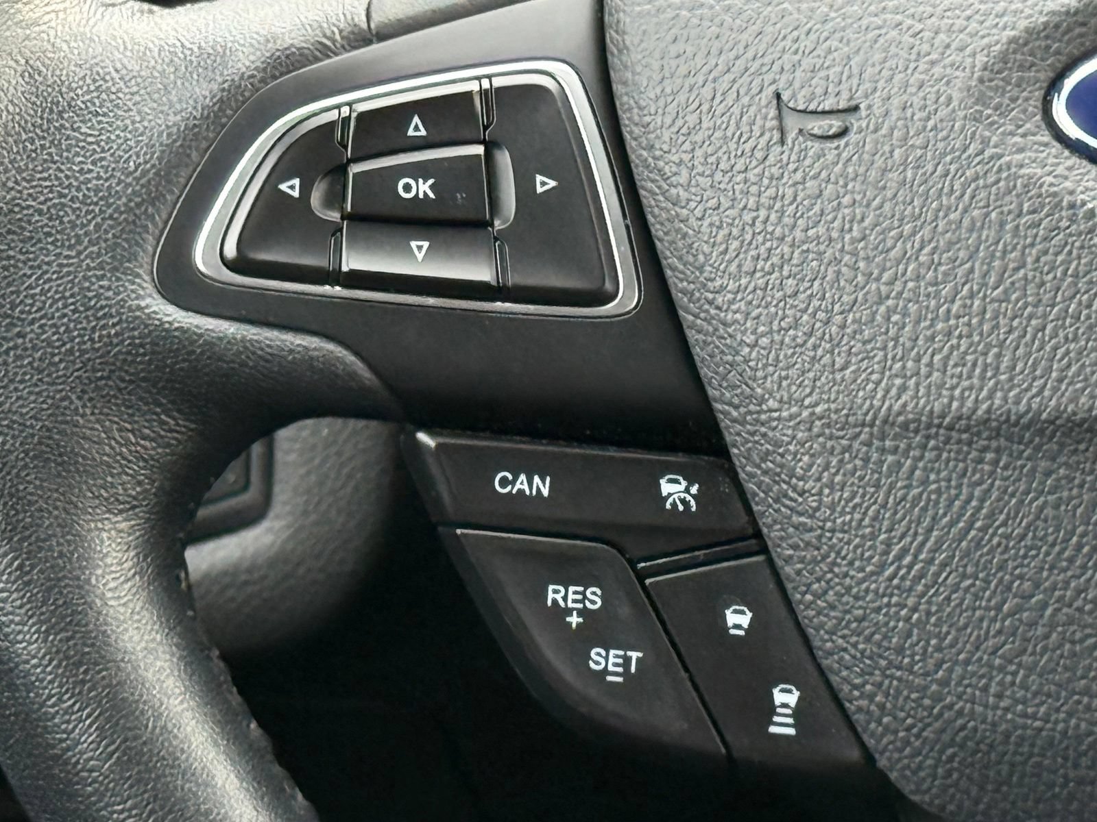 Used 2018 Ford Escape Titanium w/ Ford Safe & Smart Package AWD/4WD image 28