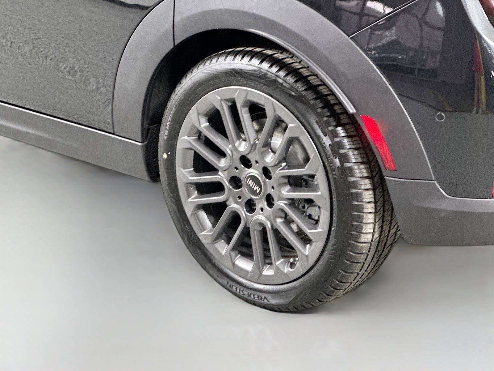 Used 2025 MINI Cooper S FWD image 25