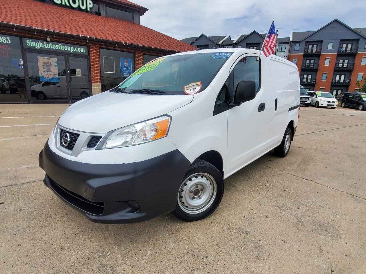 Used 2017 Nissan NV200 S w/ Cruise Control Package image 3