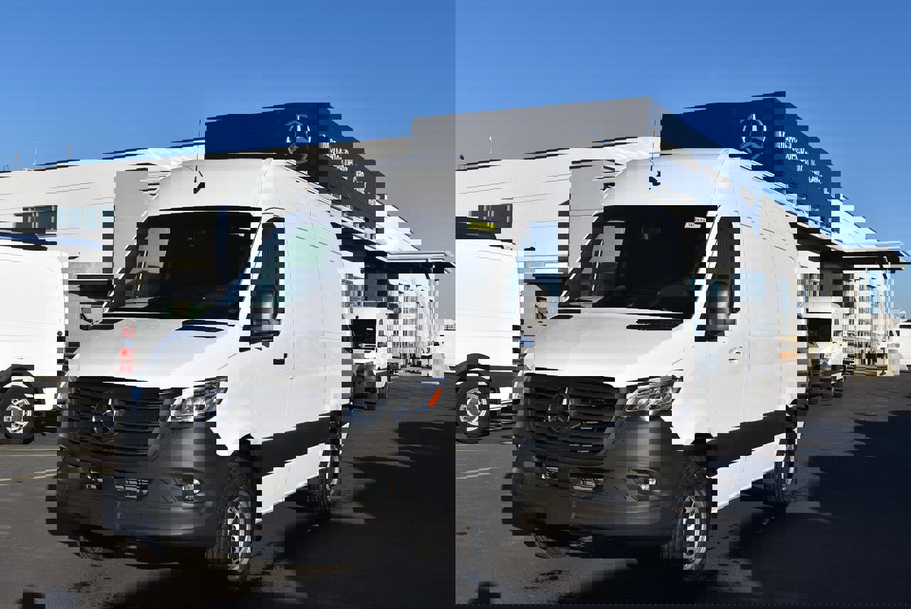 New 2025 Mercedes-Benz Sprinter 2500 image 1