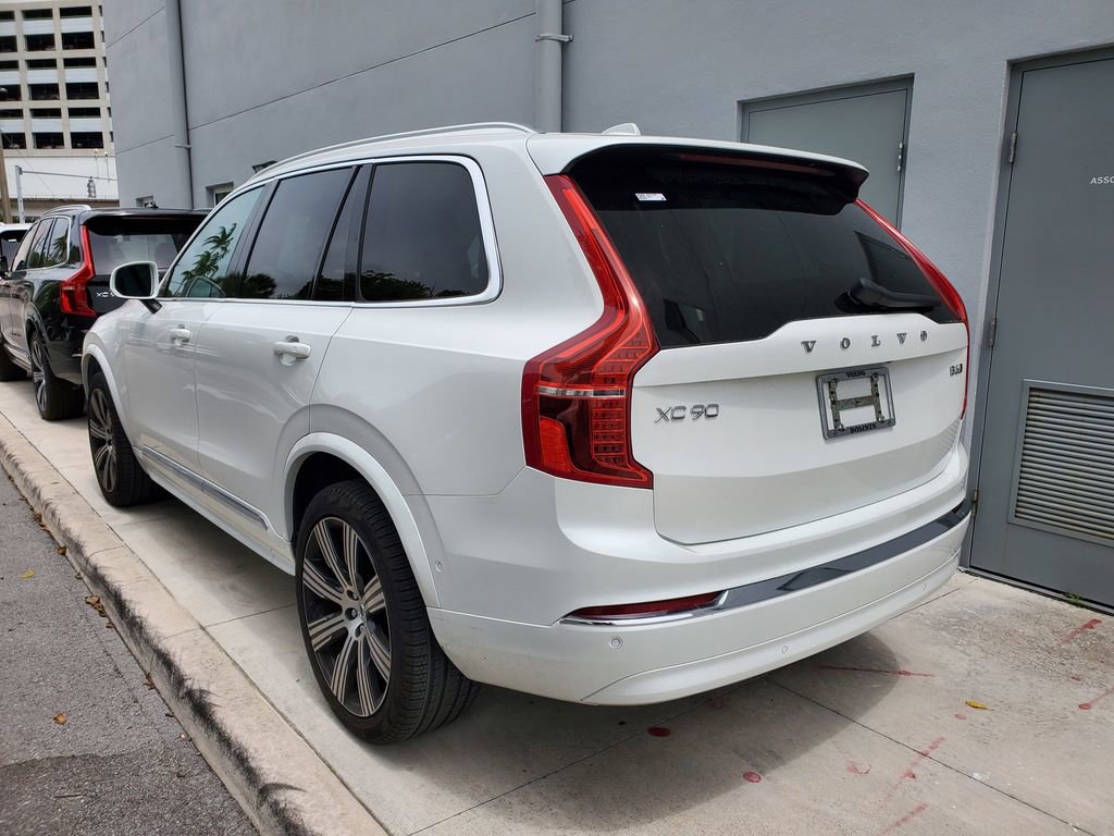 Used 2024 Volvo XC90 B6 Plus image 3