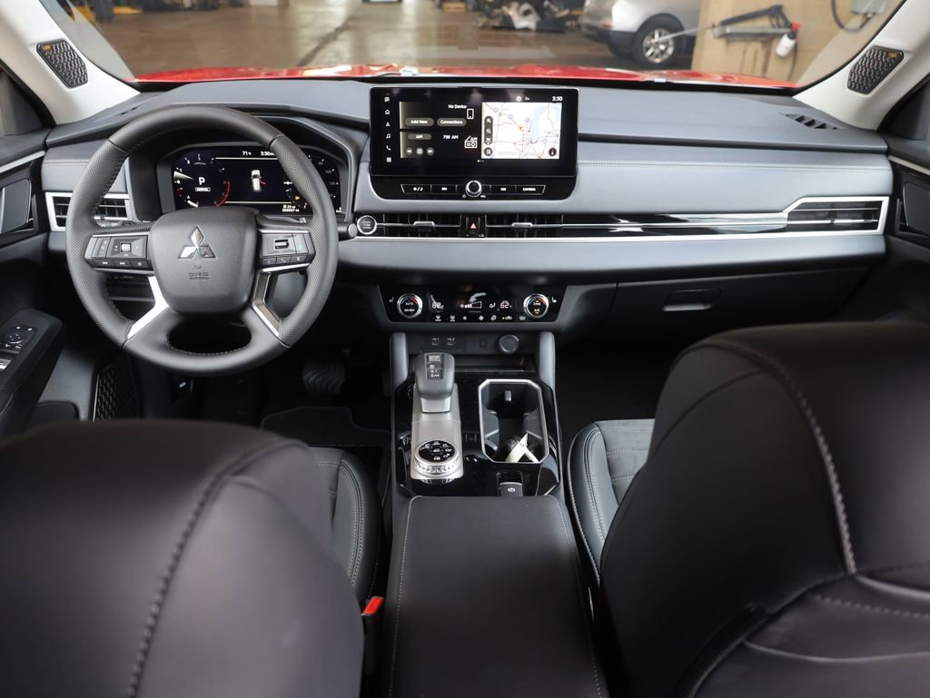 New 2025 Mitsubishi Outlander SE image 23