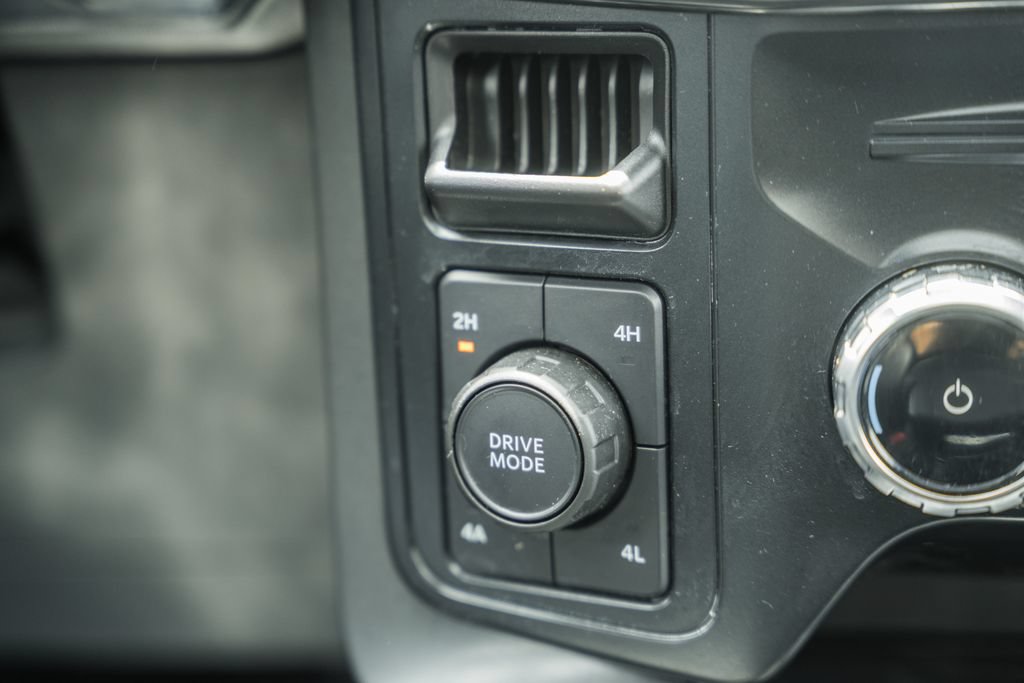Used 2024 Ford F150 Lariat AWD/4WD image 34