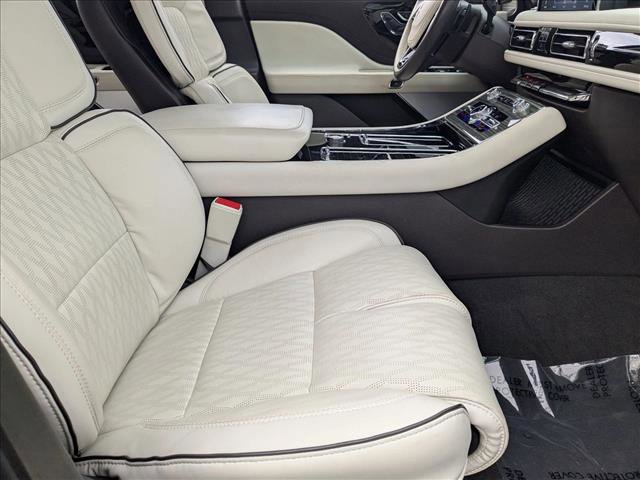 Used 2023 Lincoln Aviator Black Label w/ Jet Package image 22