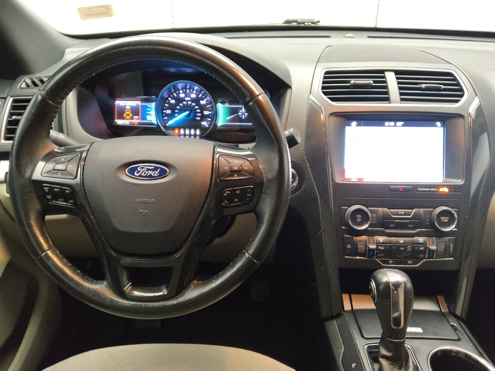 Used 2019 Ford Explorer XLT w/ Equipment Group 201A FWD image 22