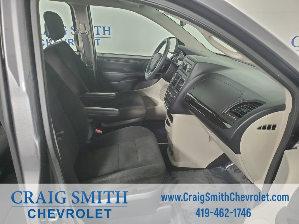 Used 2016 Dodge Grand Caravan American Value Package FWD image 14