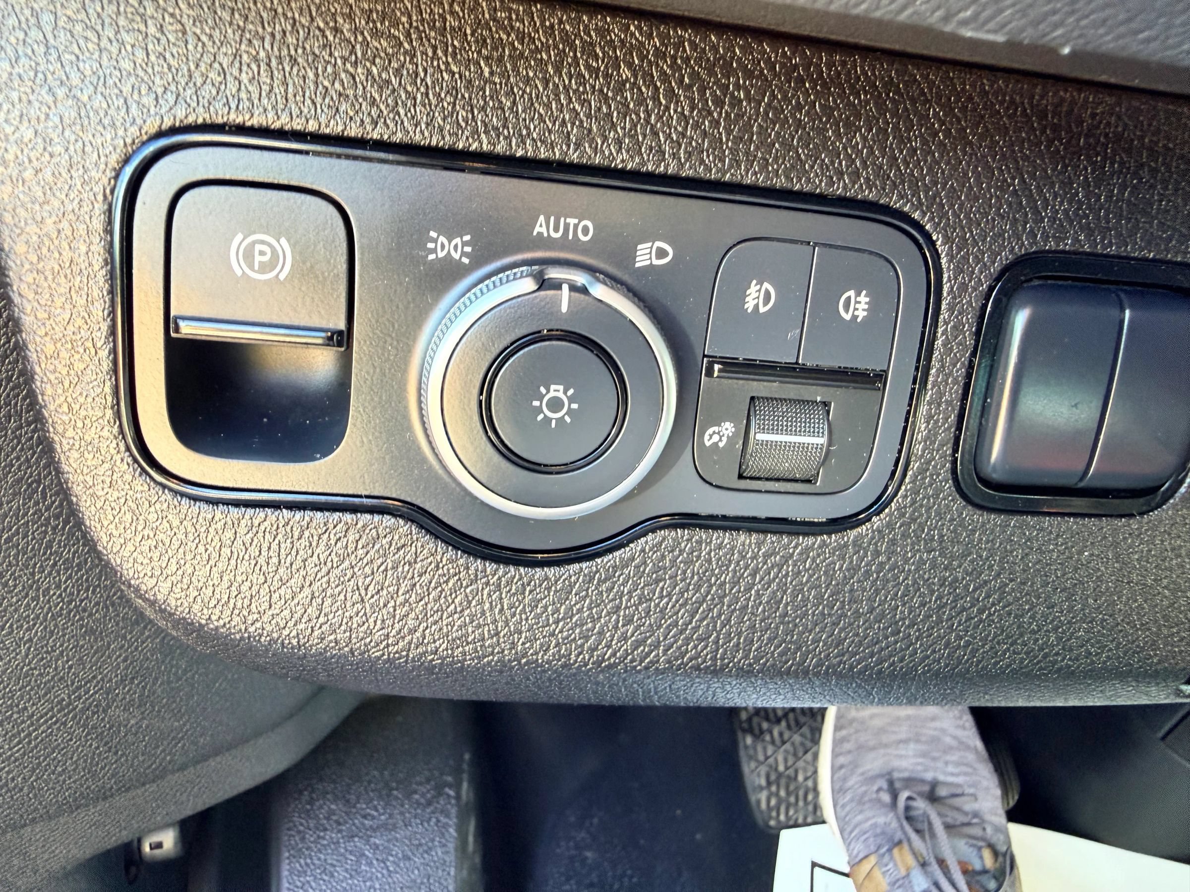 Used 2023 Mercedes-Benz Sprinter 2500 image 36