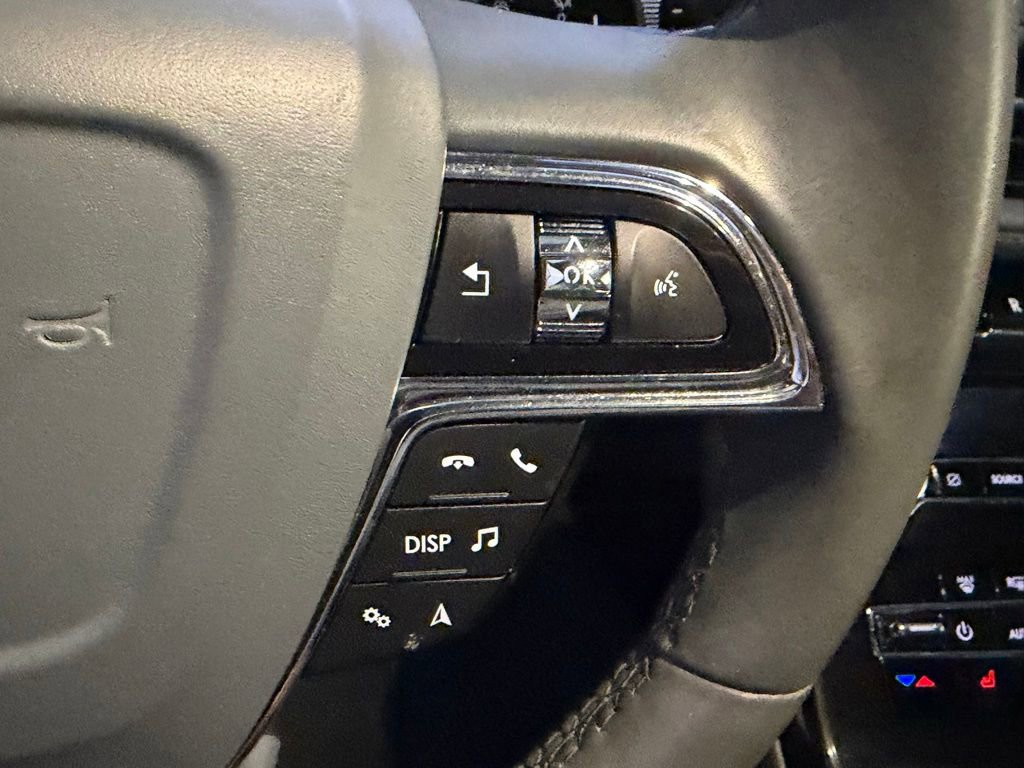 Used 2022 Lincoln Nautilus Reserve w/ Equipment Group 202A image 10