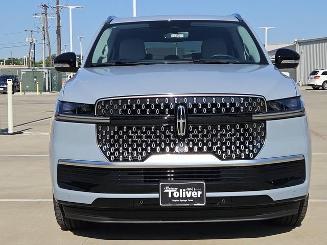 New 2026 Lincoln Navigator Reserve AWD/4WD image 3