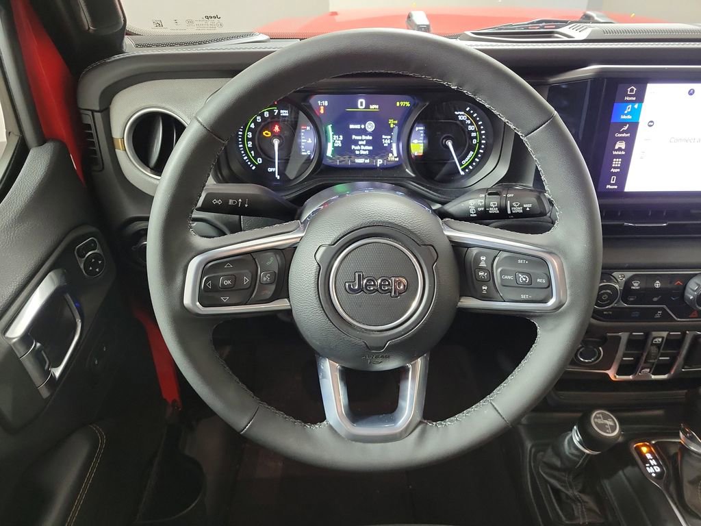 Used 2025 Jeep Wrangler Unlimited Sahara image 14