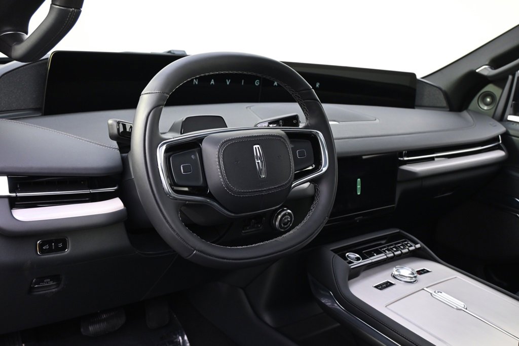 New 2026 Lincoln Navigator L Reserve w/ Jet Appearance Package image 11