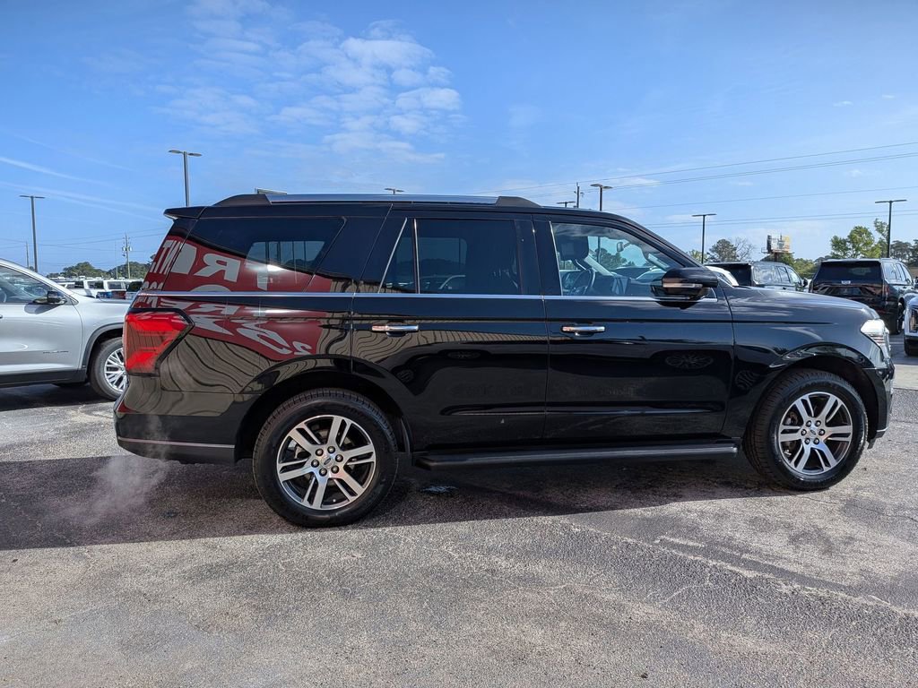 Used 2024 Ford Expedition Limited image 5