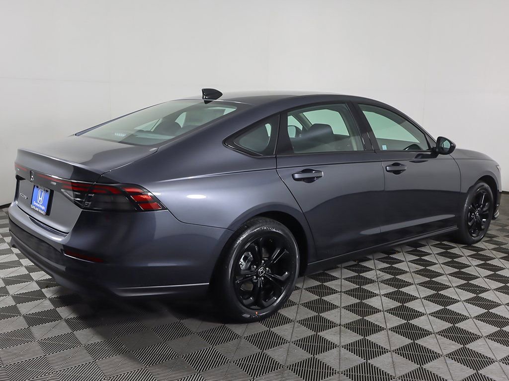 Certified 2025 Honda Accord SE image 4