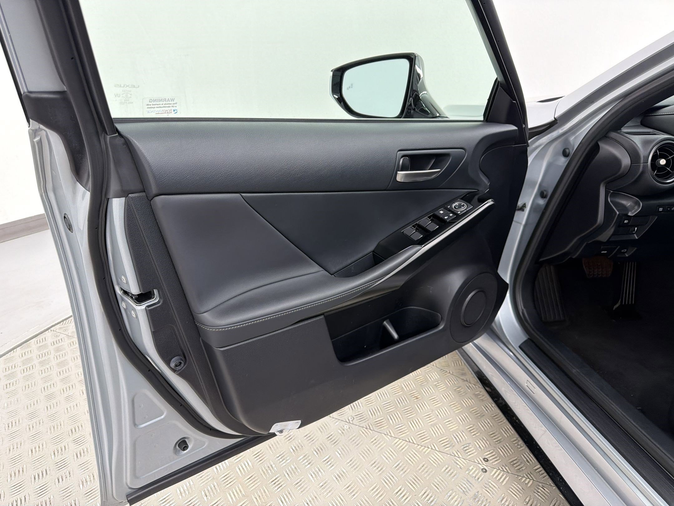 Certified 2025 Lexus IS 350 F Sport RWD image 25