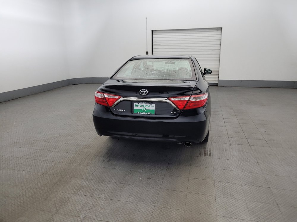 Used 2016 Toyota Camry SE w/ Moonroof Package FWD image 7