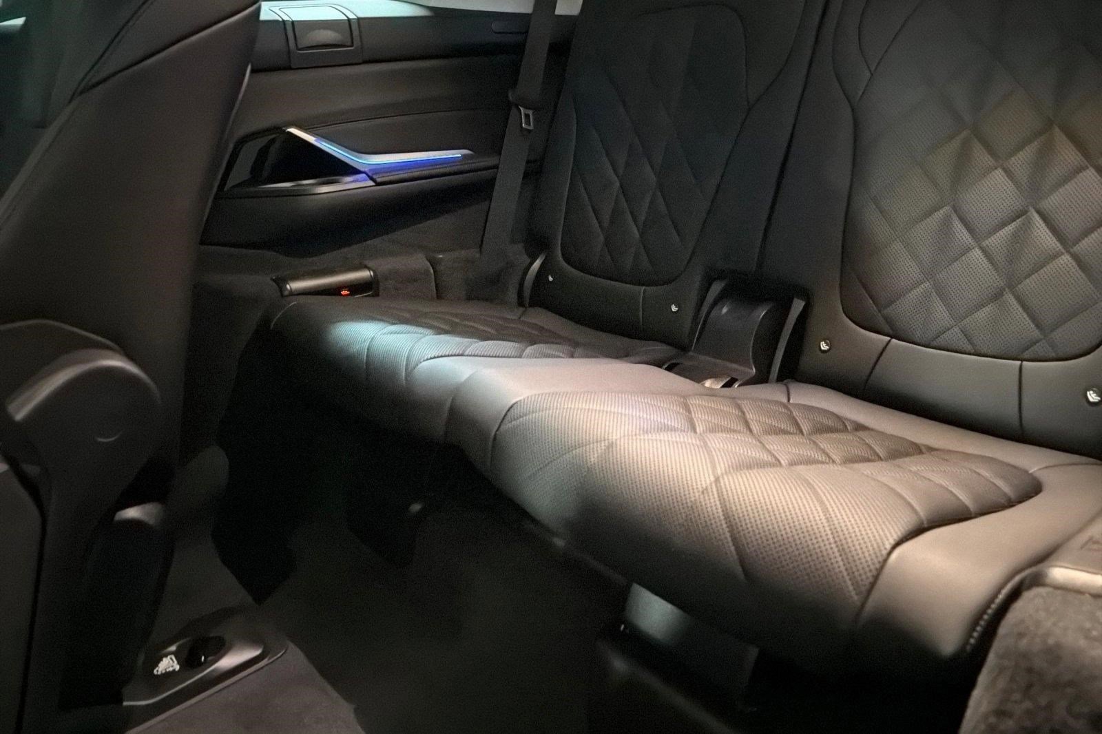 Used 2026 BMW X7 xDrive40i w/ Premium Package AWD/4WD image 23