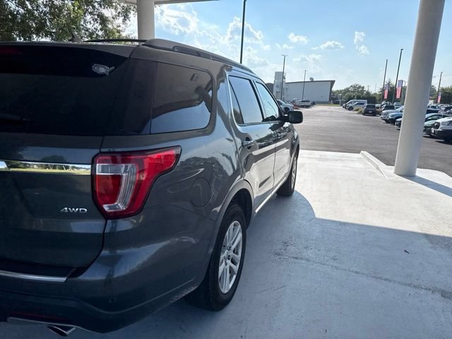 Used 2018 Ford Explorer XLT w/ Equipment Group 202A AWD/4WD image 3